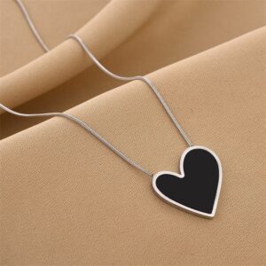 Black Heart Pendant Necklace with Sleek Silver‑Tone Outline